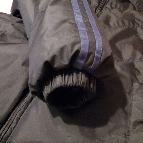 Puffer Jacket - Picture 3 of 6